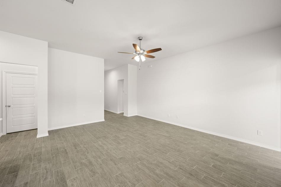 2629 Streamside Drive Burleson, TX 76028 - Photo 11 of 40 InteriorImage 5