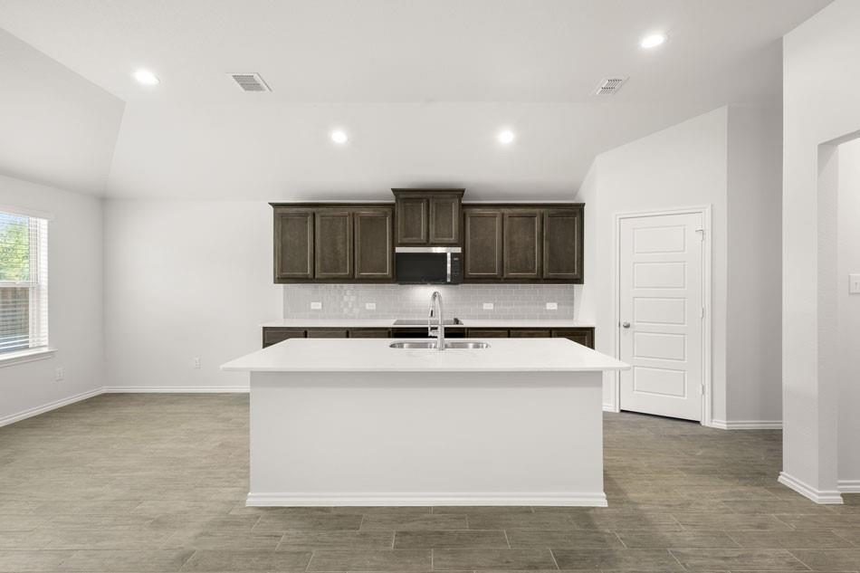 2629 Streamside Drive Burleson, TX 76028 - Photo 16 of 40 InteriorImage 7