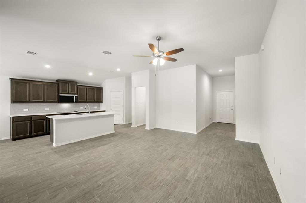 2629 Streamside Drive Burleson, TX 76028 - Photo 21 of 40 2629 Streamside- Living Room-3