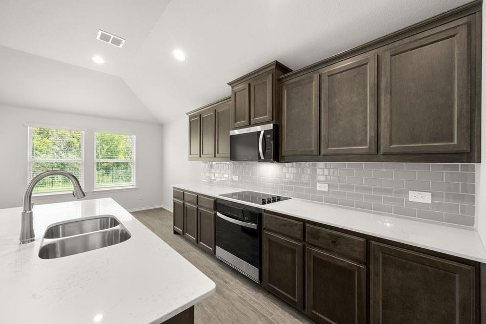 2629 Streamside Drive Burleson, TX 76028 - Photo 24 of 40 InteriorImage 11