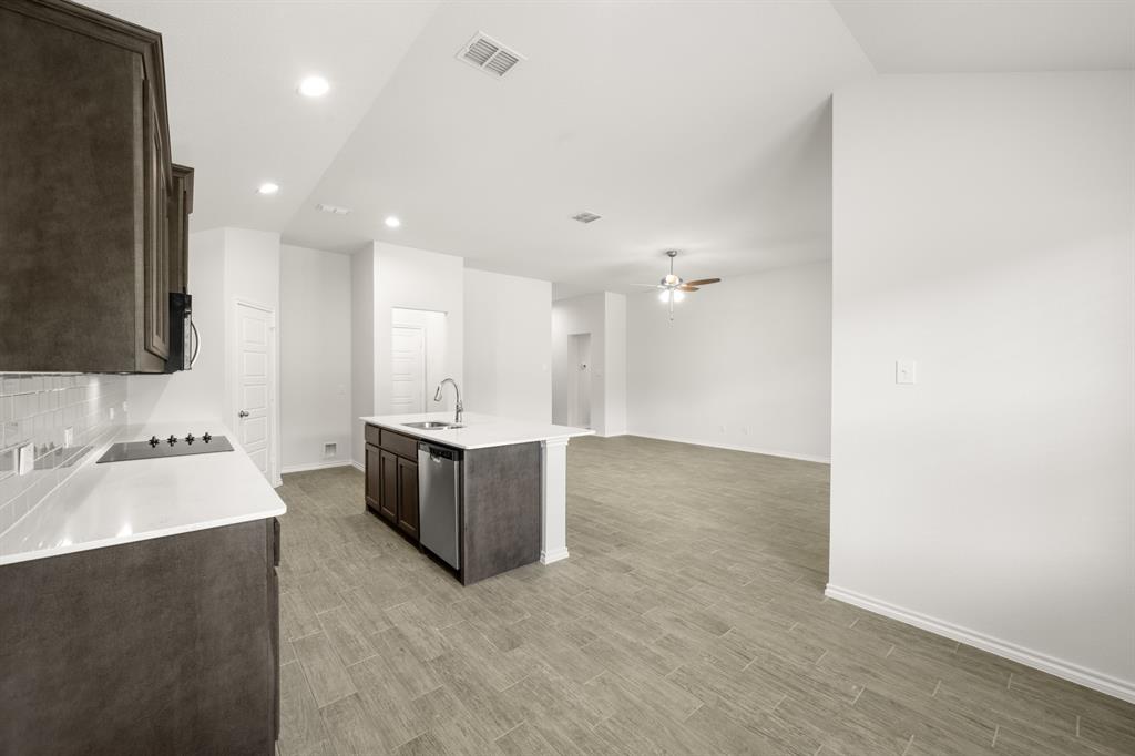 2629 Streamside Drive Burleson, TX 76028 - Photo 31 of 40 2629 Streamside- Nook-2