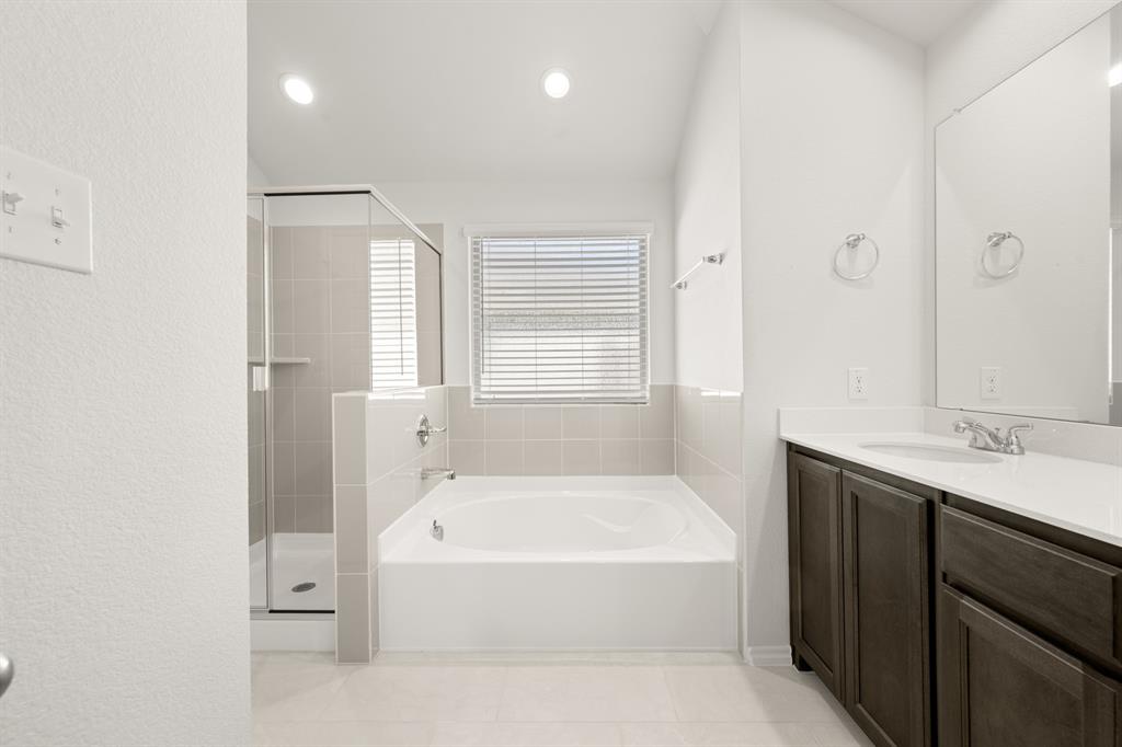 2629 Streamside Drive Burleson, TX 76028 - Photo 34 of 40 2629 Streamside- Primary Suite-3