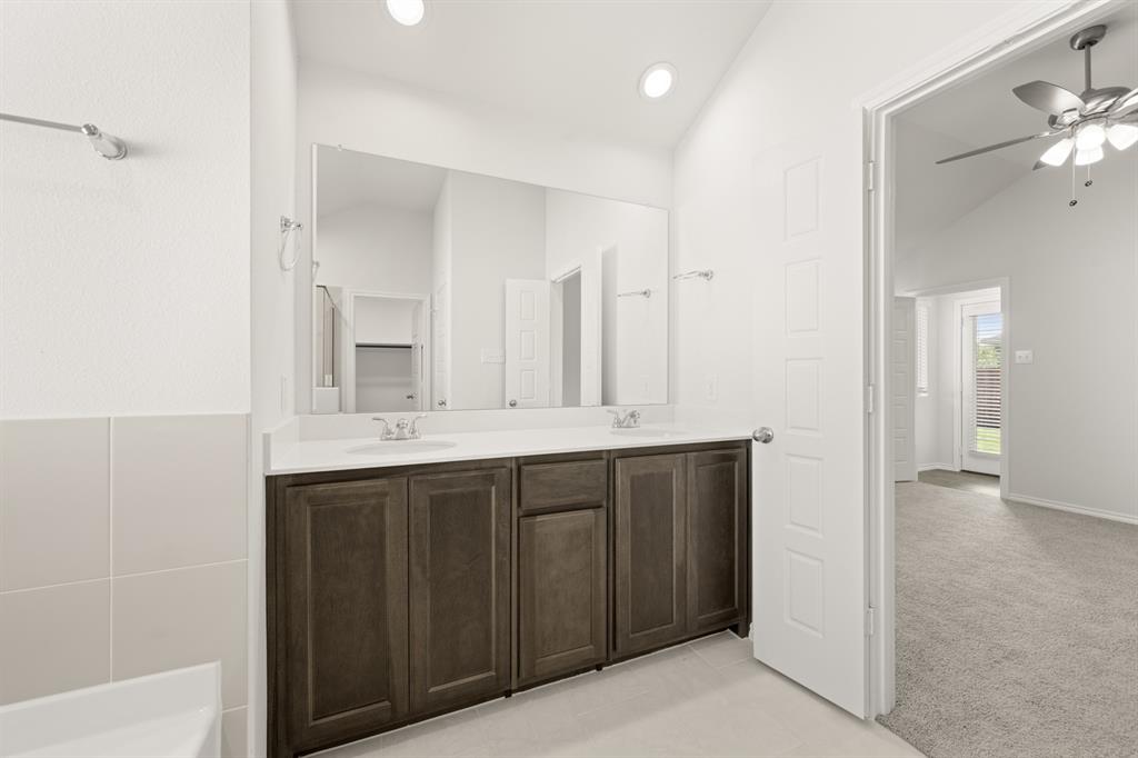 2629 Streamside Drive Burleson, TX 76028 - Photo 37 of 40 2629 Streamside- Primary Suite-5