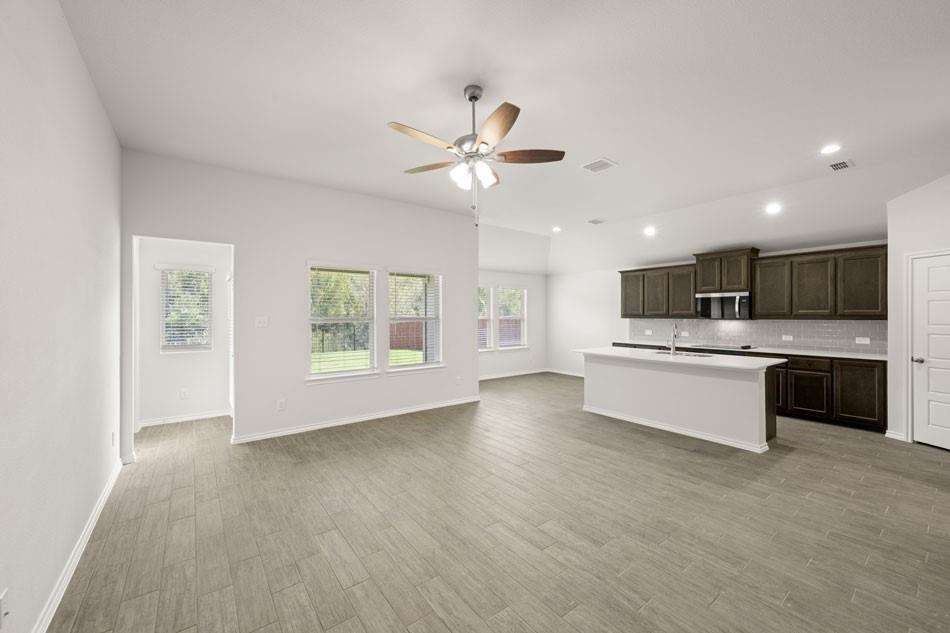 2629 Streamside Drive Burleson, TX 76028 - Photo 9 of 40 InteriorImage 4