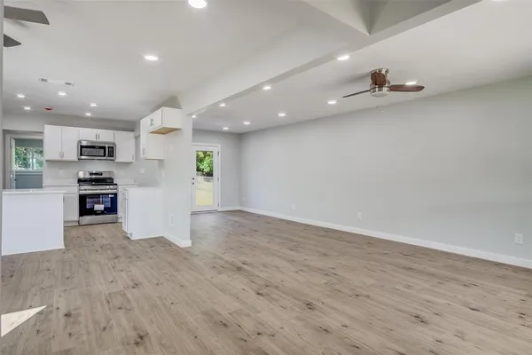 $2,795 | 107 North Cherry Lane, Granbury, TX 76048