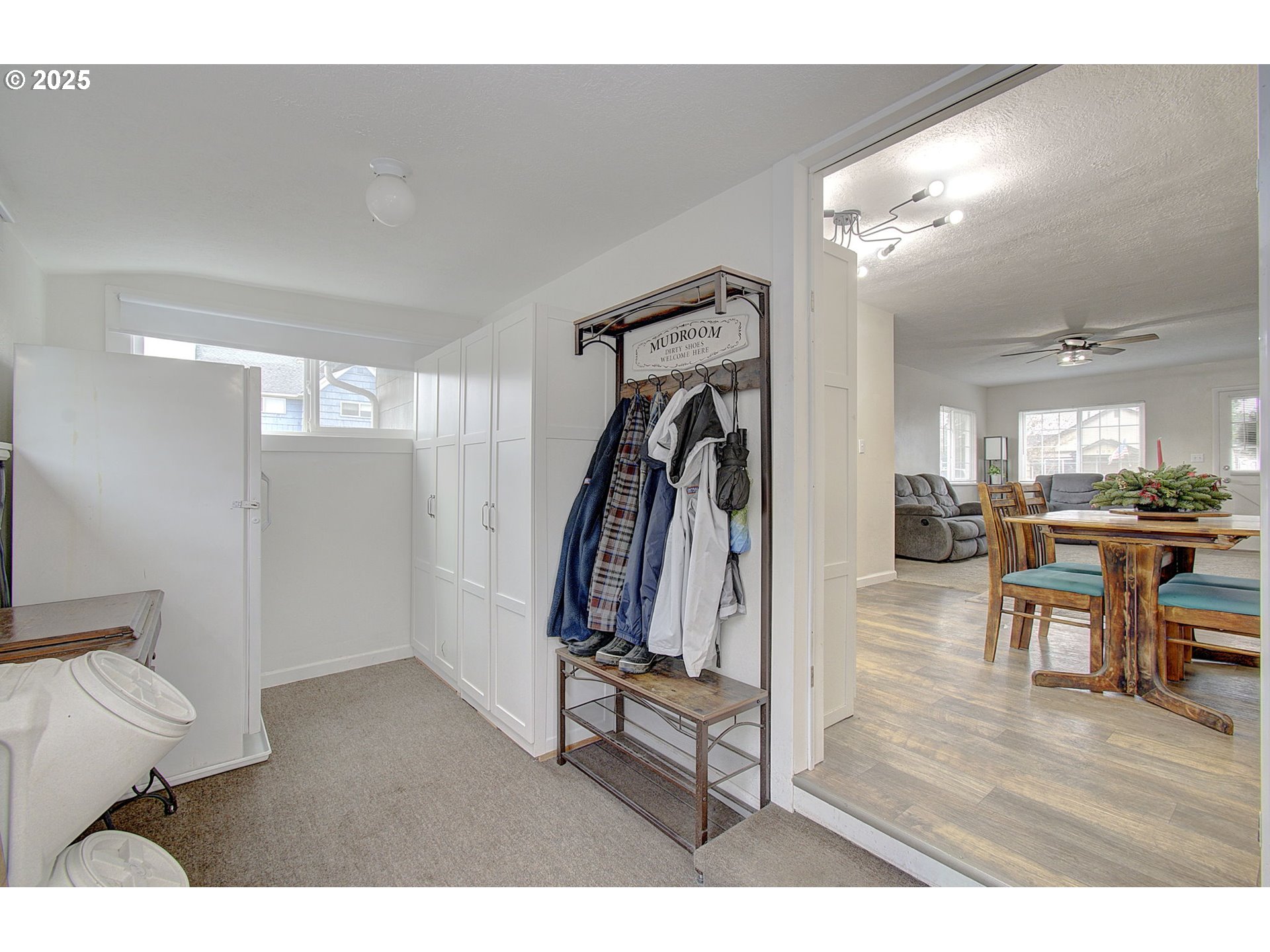 511 4th Avenue Southwest Castle Rock, WA 98611 - Photo 22 of 37 a view of a room with gym equipment