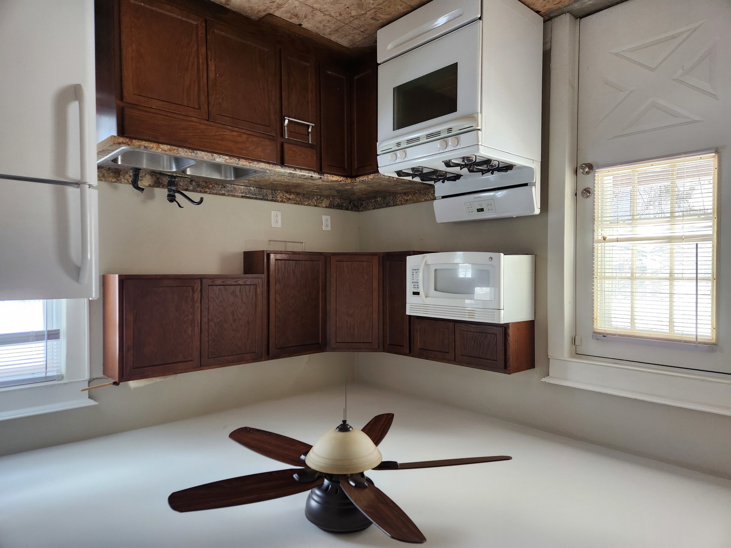 144 Ellsworth Street, Unit 2W Crystal Lake, IL 60014 - Photo 2 of 6