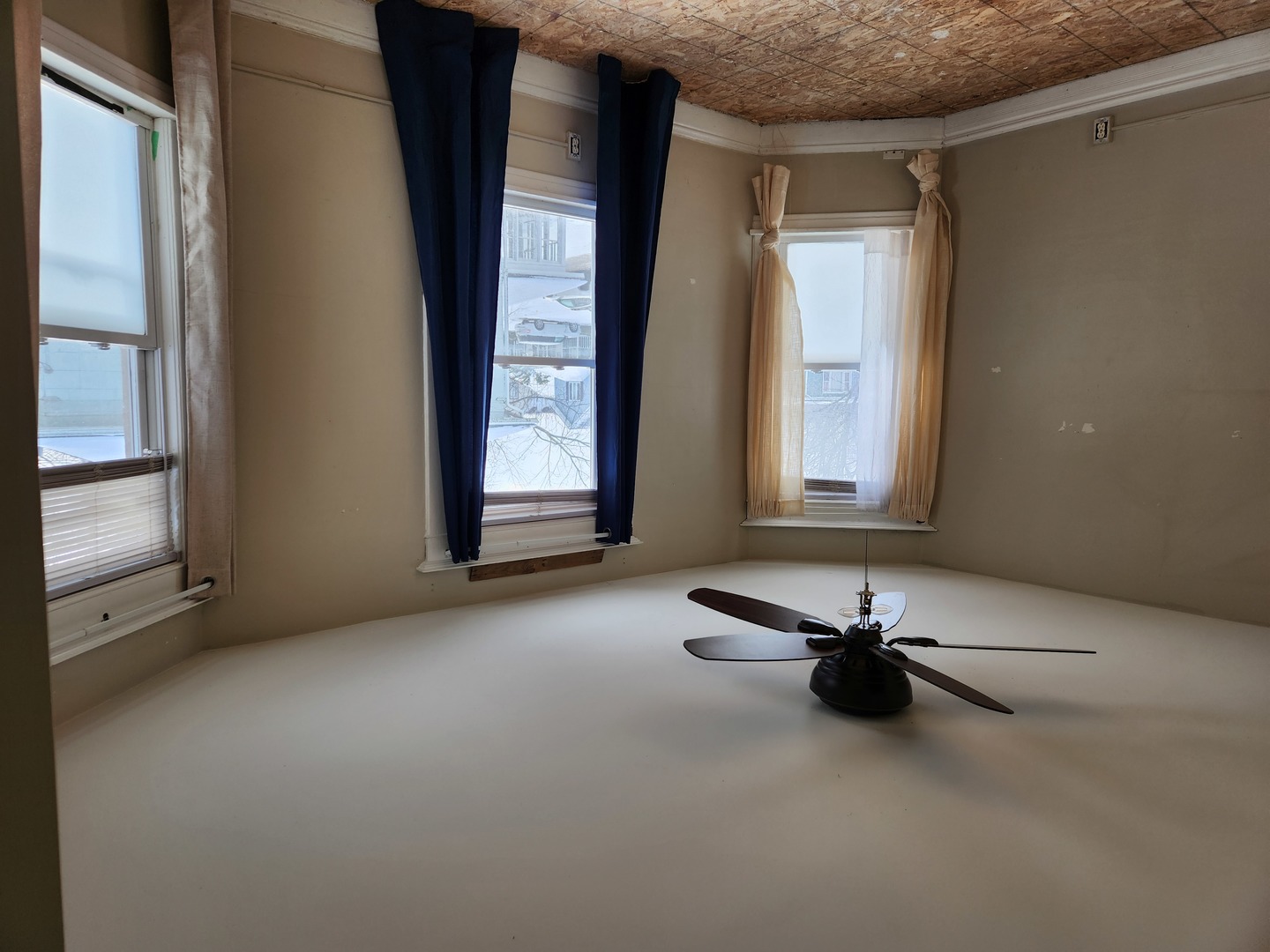 144 Ellsworth Street, Unit 2W Crystal Lake, IL 60014 - Photo 3 of 6