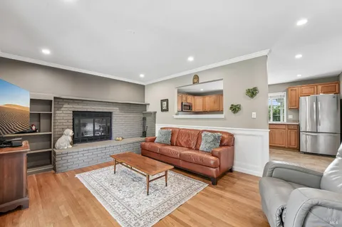 $689,000 | 1295 Marian Way, Petaluma, CA 94954