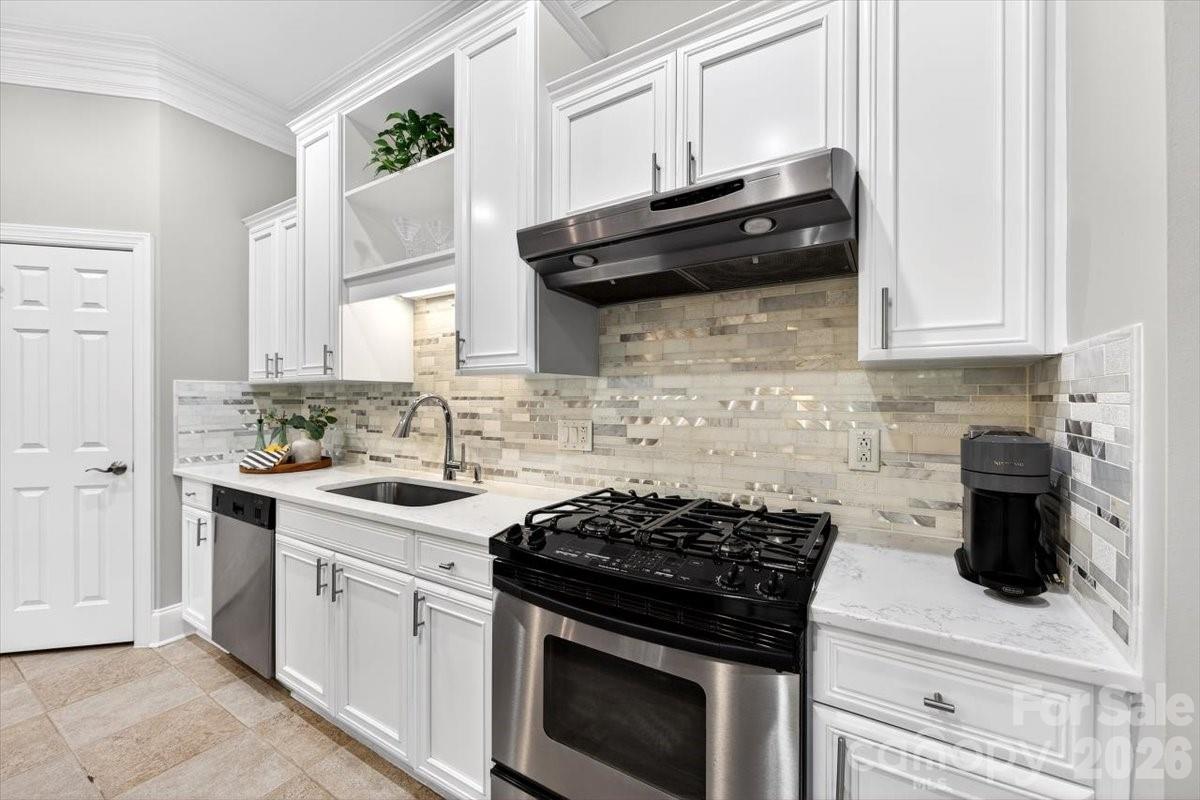 6415 Wakehurst Road Charlotte, NC 28226 - Photo 15 of 47