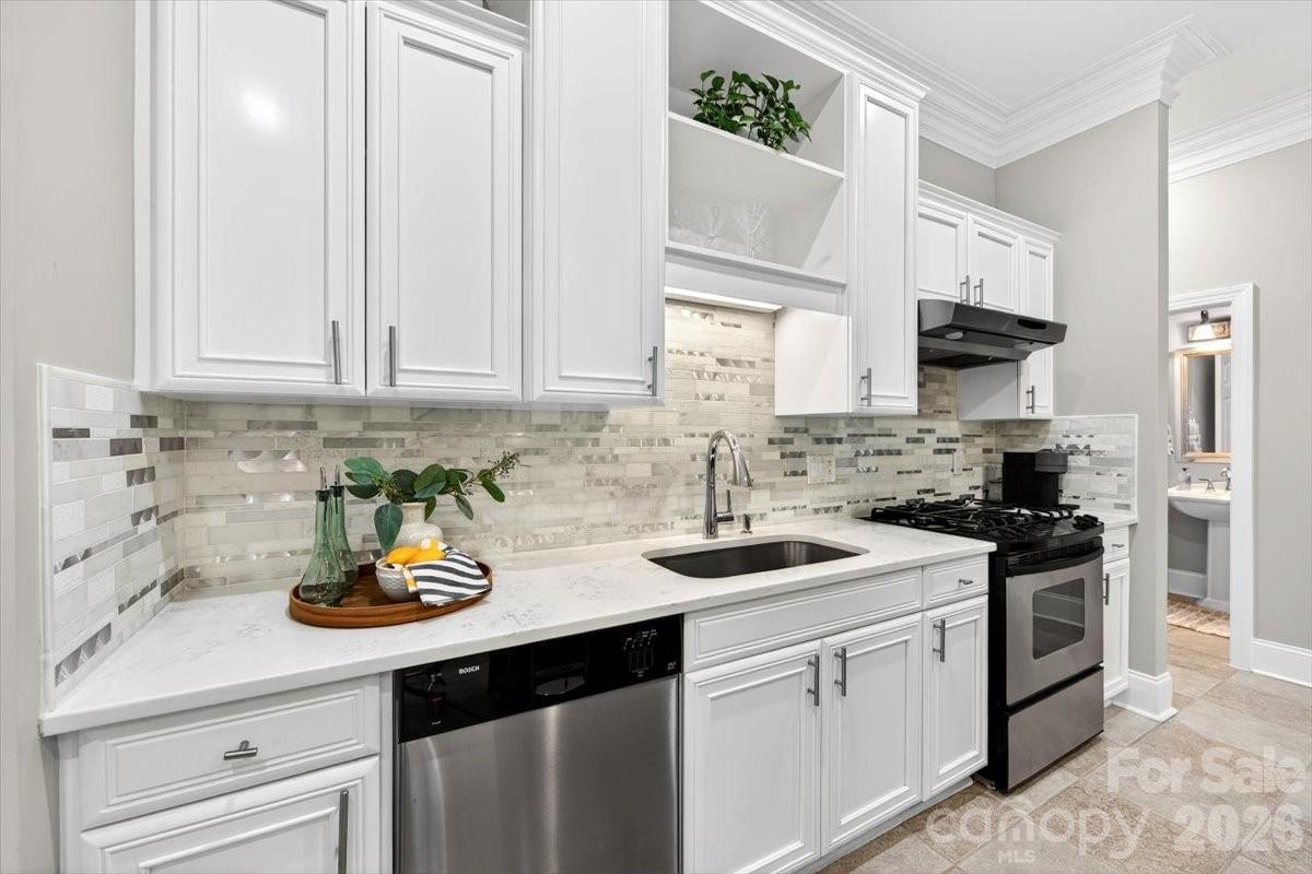 6415 Wakehurst Road Charlotte, NC 28226 - Photo 16 of 47