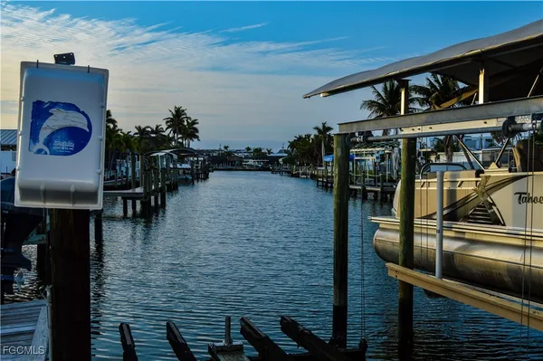 $699,000 | 220 Albatross Street, Fort Myers Beach, FL 33931