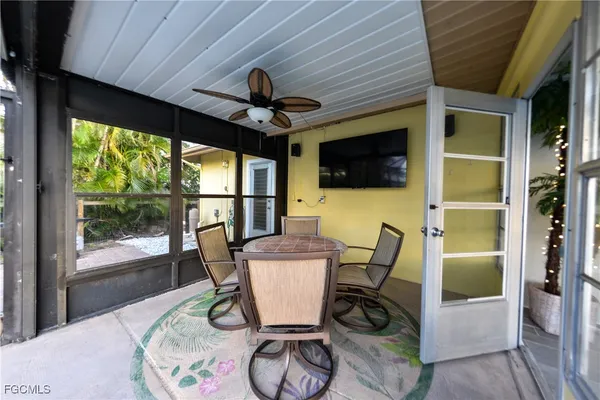 $699,000 | 220 Albatross Street, Fort Myers Beach, FL 33931