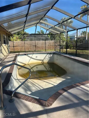 $699,000 | 220 Albatross Street, Fort Myers Beach, FL 33931