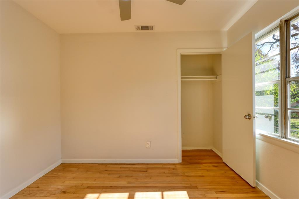 4520 Utah Avenue Dallas, TX 75216 - Photo 17 of 27 a view of an empty room