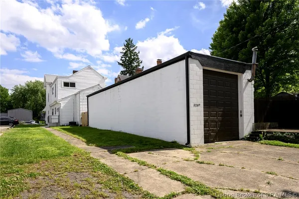 $350,000 | 1207 East Spring Street, New Albany, IN 47150