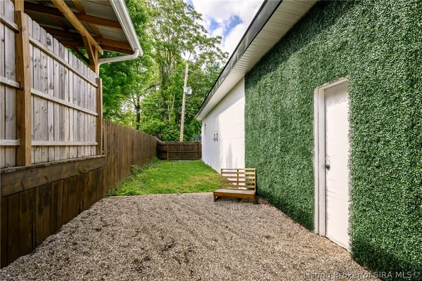 $350,000 | 1207 East Spring Street, New Albany, IN 47150
