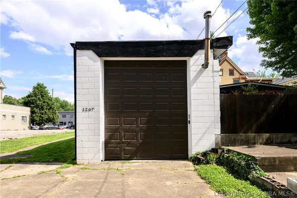 $350,000 | 1207 East Spring Street, New Albany, IN 47150