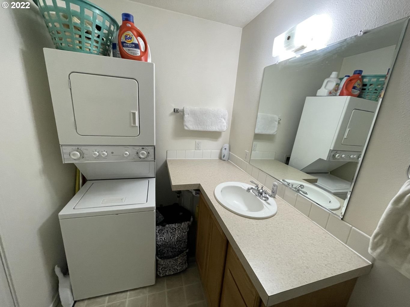 3413 Maple Lane Tillamook, OR 97141 - Photo 15 of 32 a utility room with dryer and washer