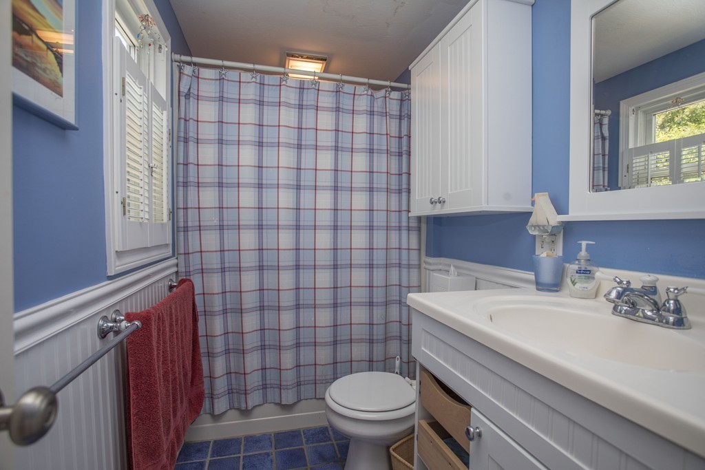 20 Mashnee Road Bourne, MA 02532 - Photo 13 of 25