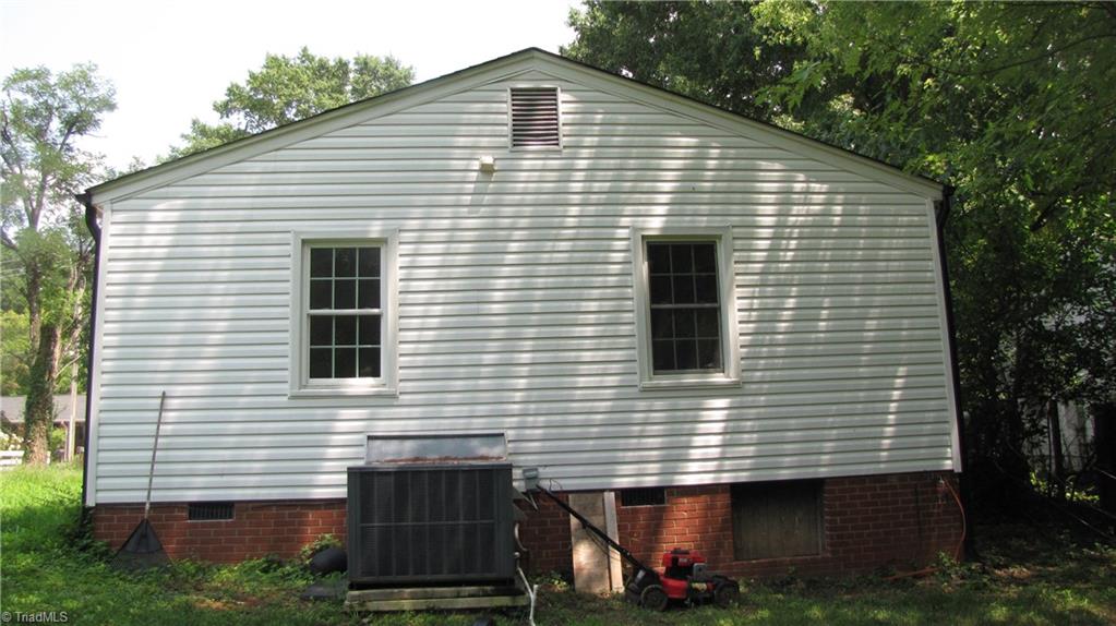 1505 Cook Street High Point, NC 27262 - Photo 2 of 18 Gallery Image 2