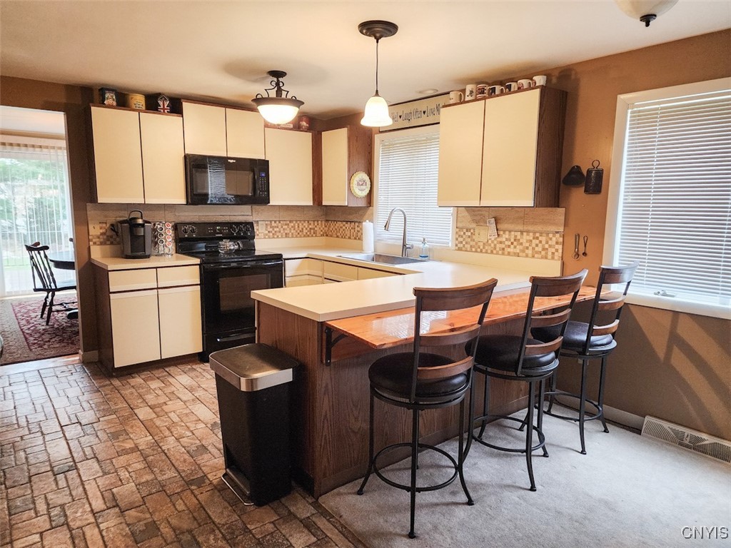 4635 Wisteria Circle Manlius, NY 13104 - Photo 13 of 27 The kitchen features all new appliances, and plent