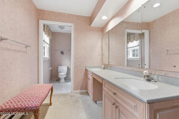 $779,999 | 886 Ocean View Drive, Toms River, NJ 08753