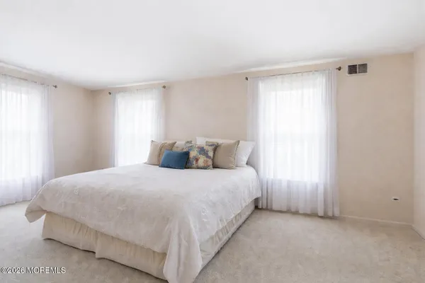 $779,999 | 886 Ocean View Drive, Toms River, NJ 08753