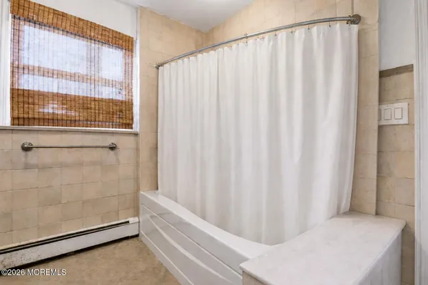 $779,999 | 886 Ocean View Drive, Toms River, NJ 08753