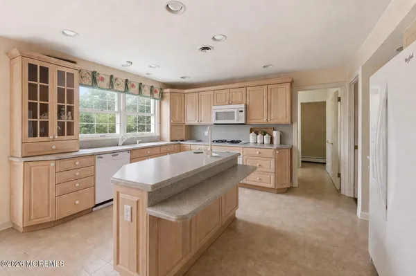 $779,999 | 886 Ocean View Drive, Toms River, NJ 08753