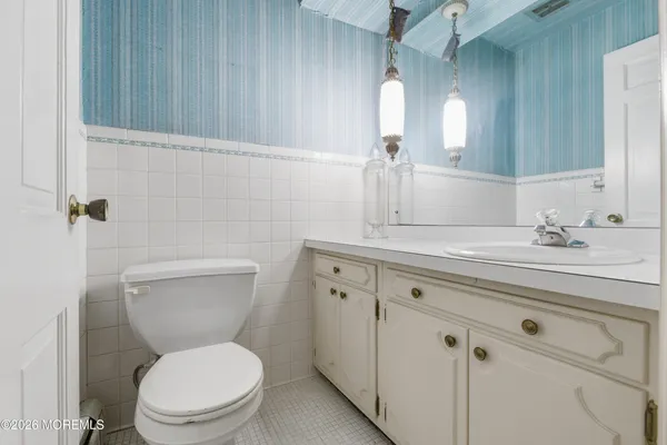 $779,999 | 886 Ocean View Drive, Toms River, NJ 08753