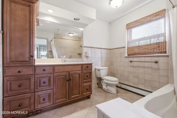$779,999 | 886 Ocean View Drive, Toms River, NJ 08753