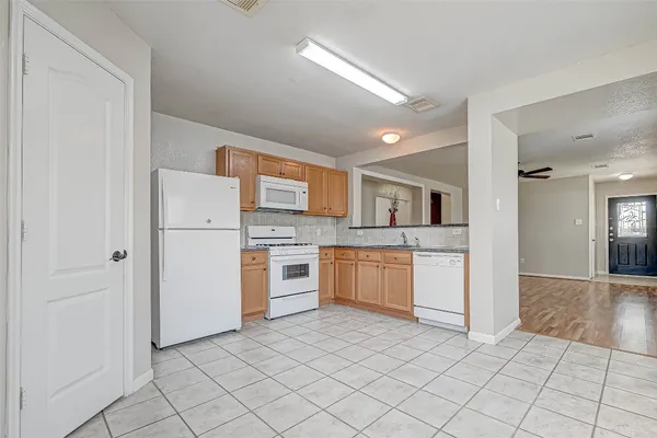$1,895 | 22138 Orchard Dale Drive, Spring, TX 77389
