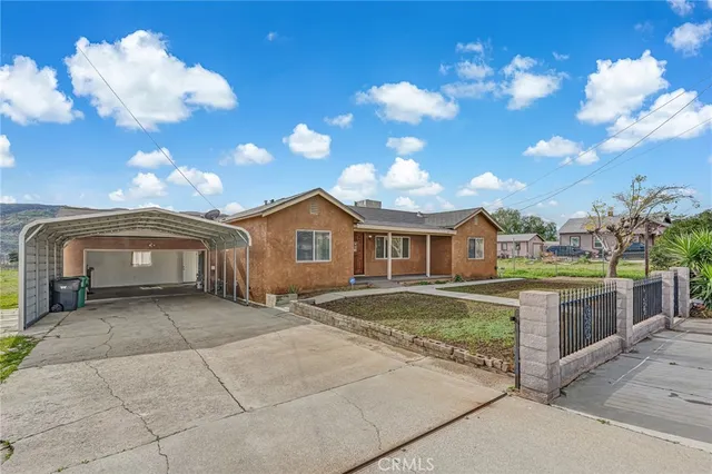 a view of a house with a outdoor space