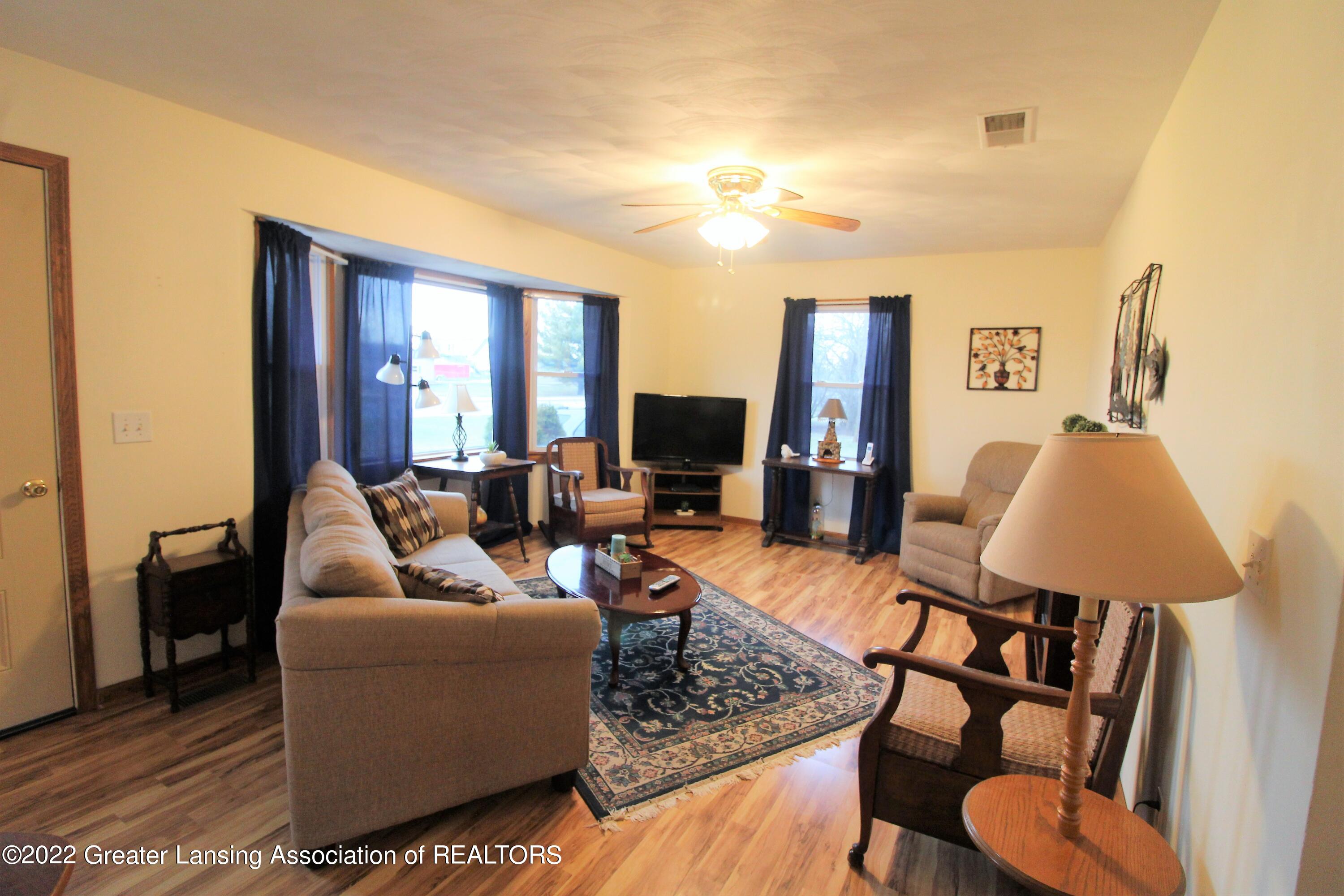 407 West Townsend Road St. Johns, MI 48879 - Photo 5 of 29 IMG_3680