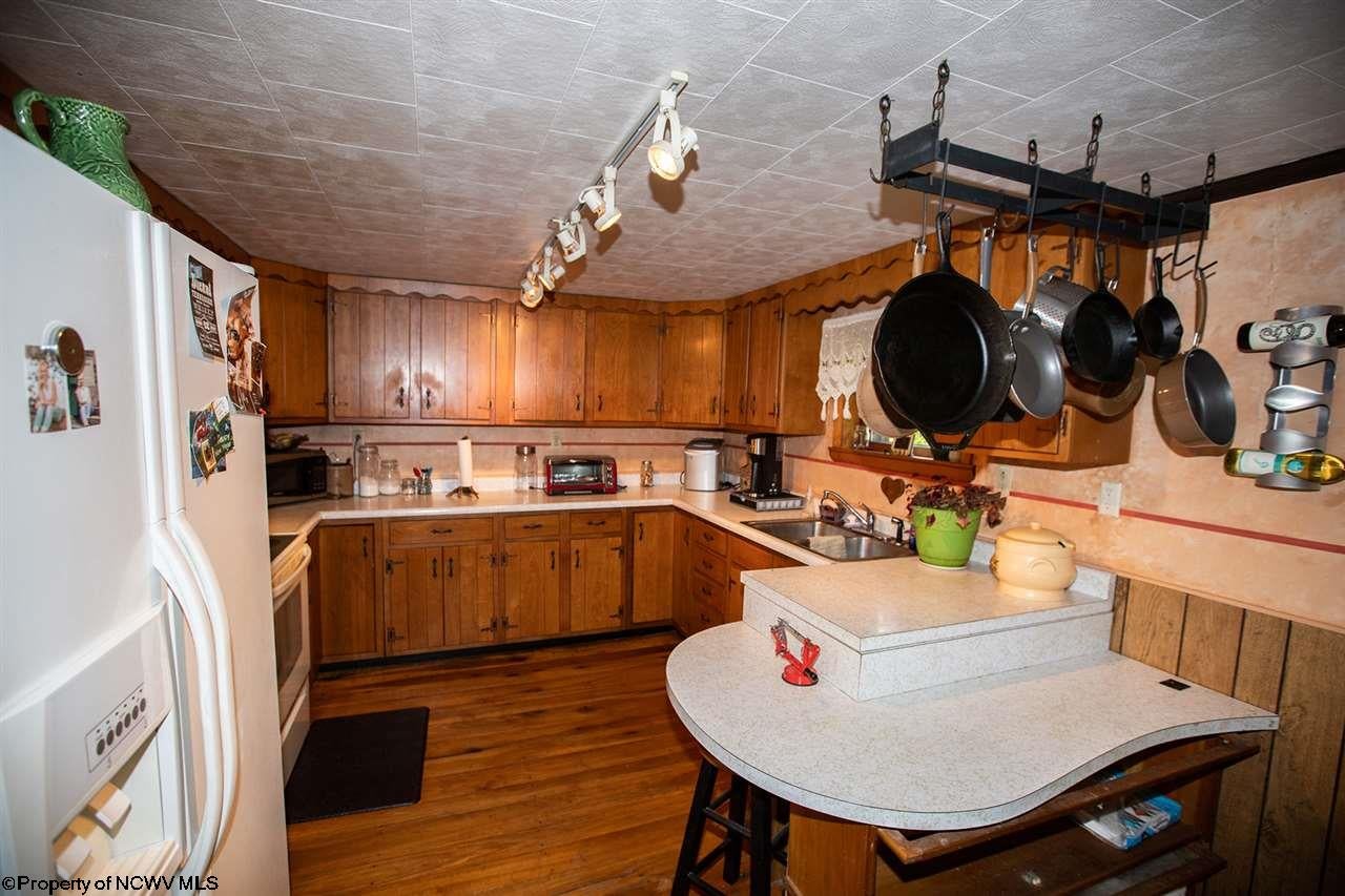 86 Hart Ranch Elkins, WV 26241 - Photo 5 of 14 Gallery Image 5