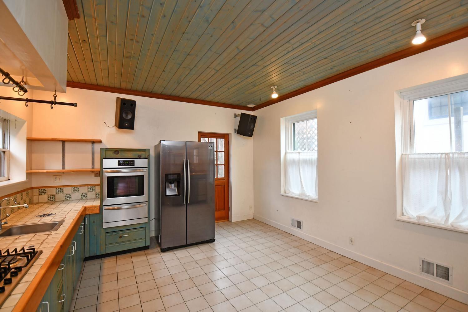 1306 Spring Street Cincinnati, OH 45202 - Photo 9 of 43