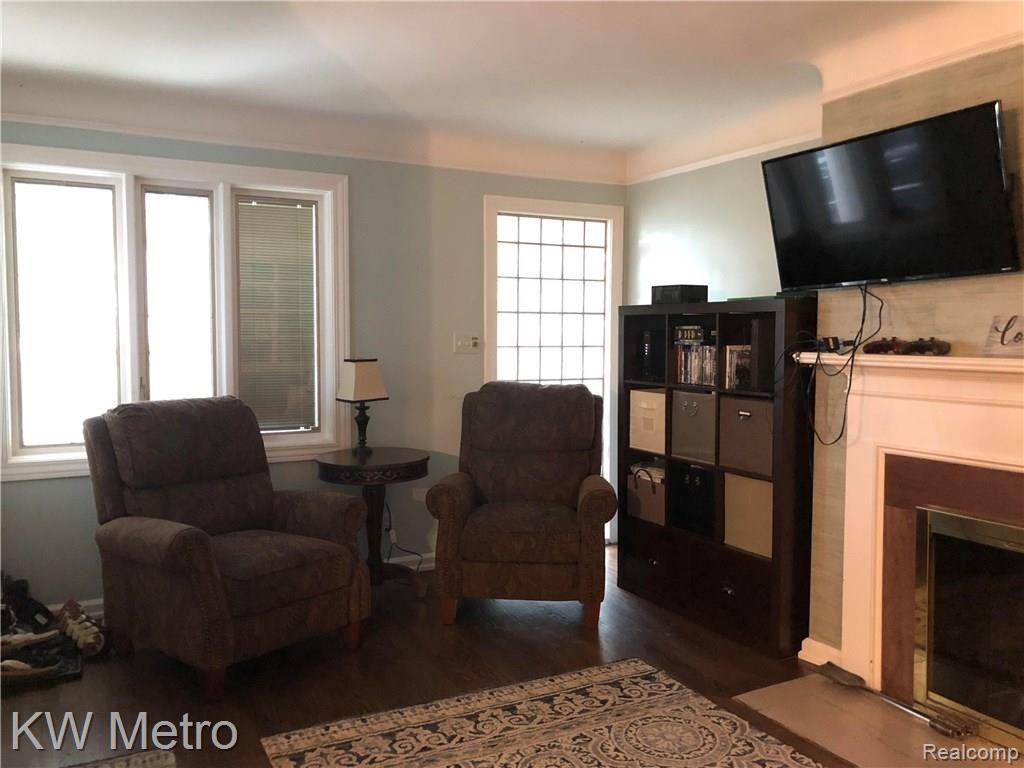 living room 2.jpg