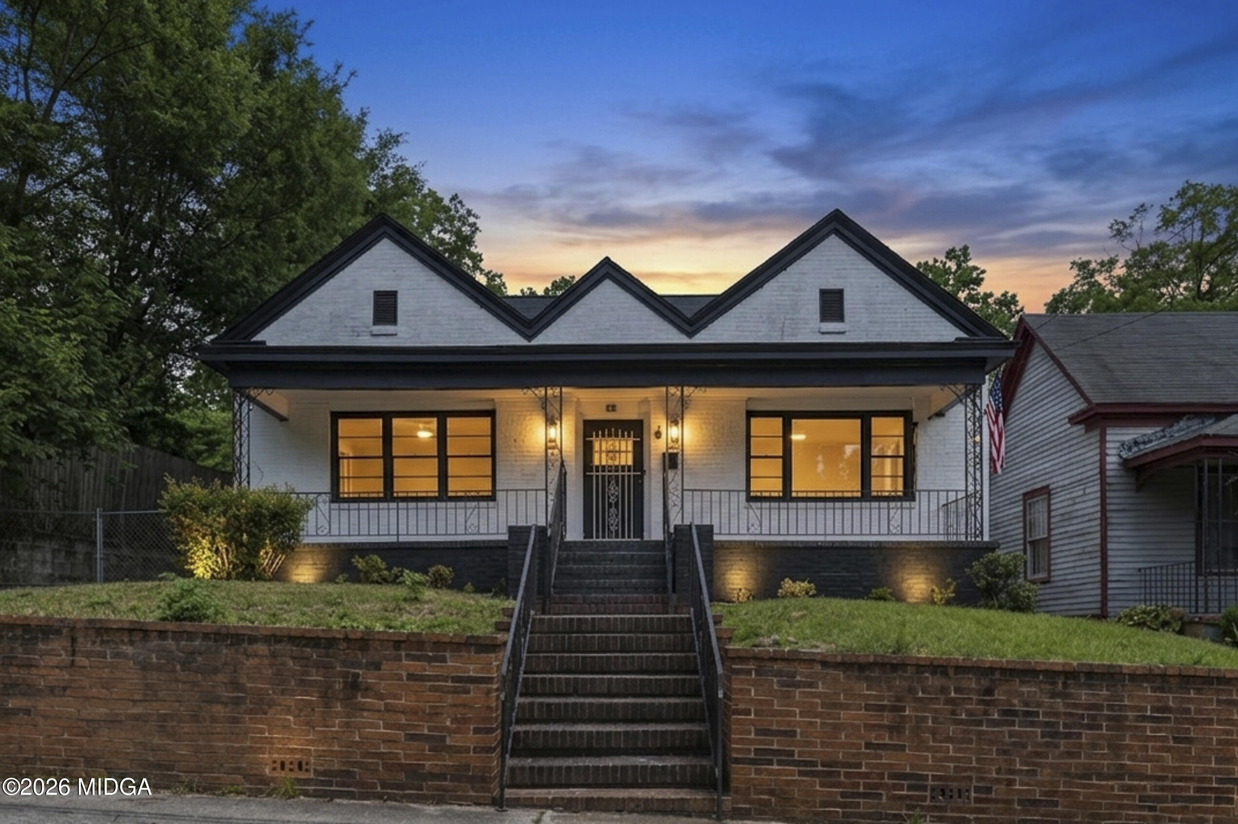 925 Elm Street Macon, GA 31201 - Photo 2 of 38 925 Elm St-01186-2