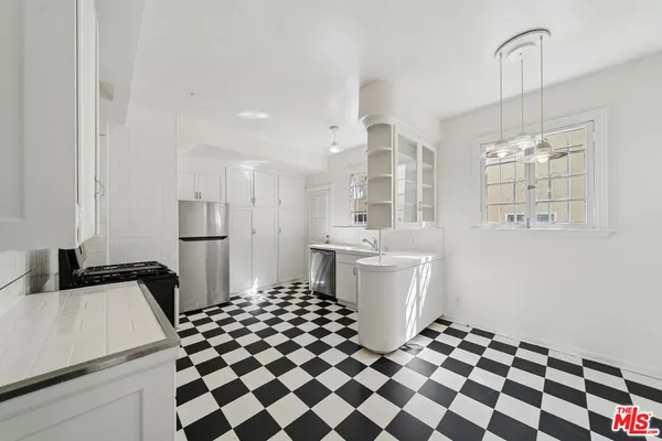 $4,695 | 1284 South Beverly Glen Boulevard, Los Angeles, CA 90024