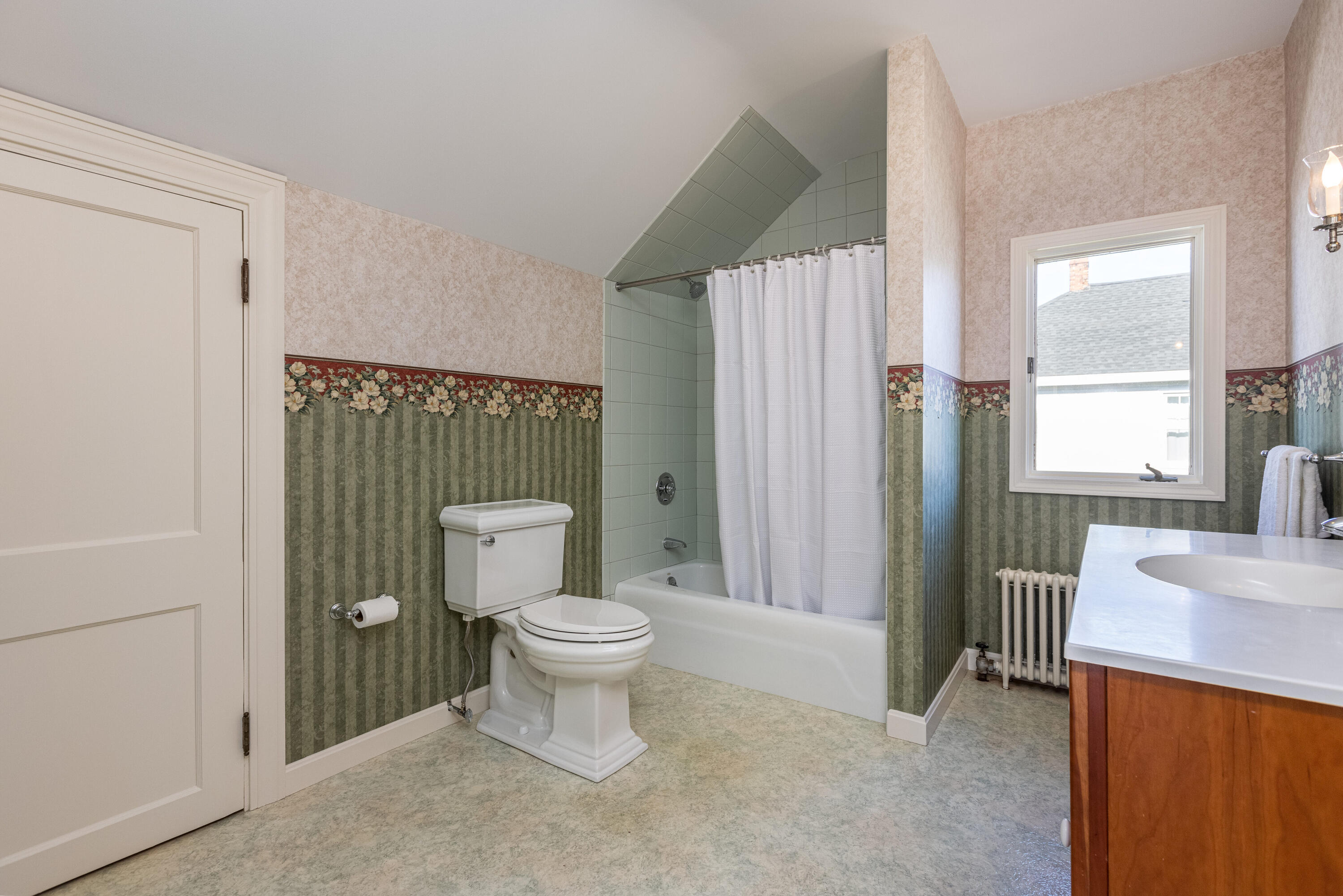 40 Haven Road South Portland, ME 04106 - Photo 16 of 25 Full Bath-034-016-4200x2803