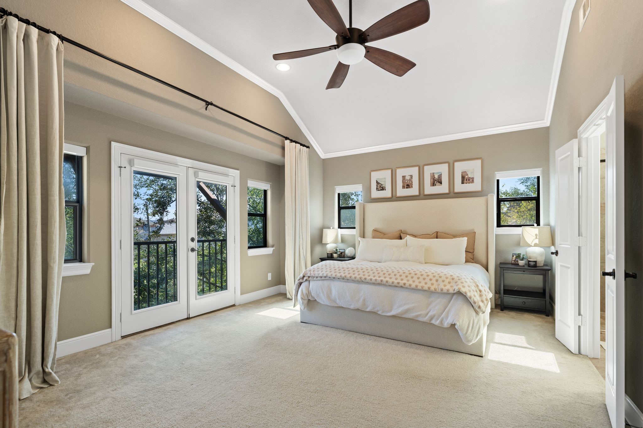 2503 Maxroy Street Houston, TX 77007 - Photo 23 of 35 Expansive primary suite with plenty of natural light.