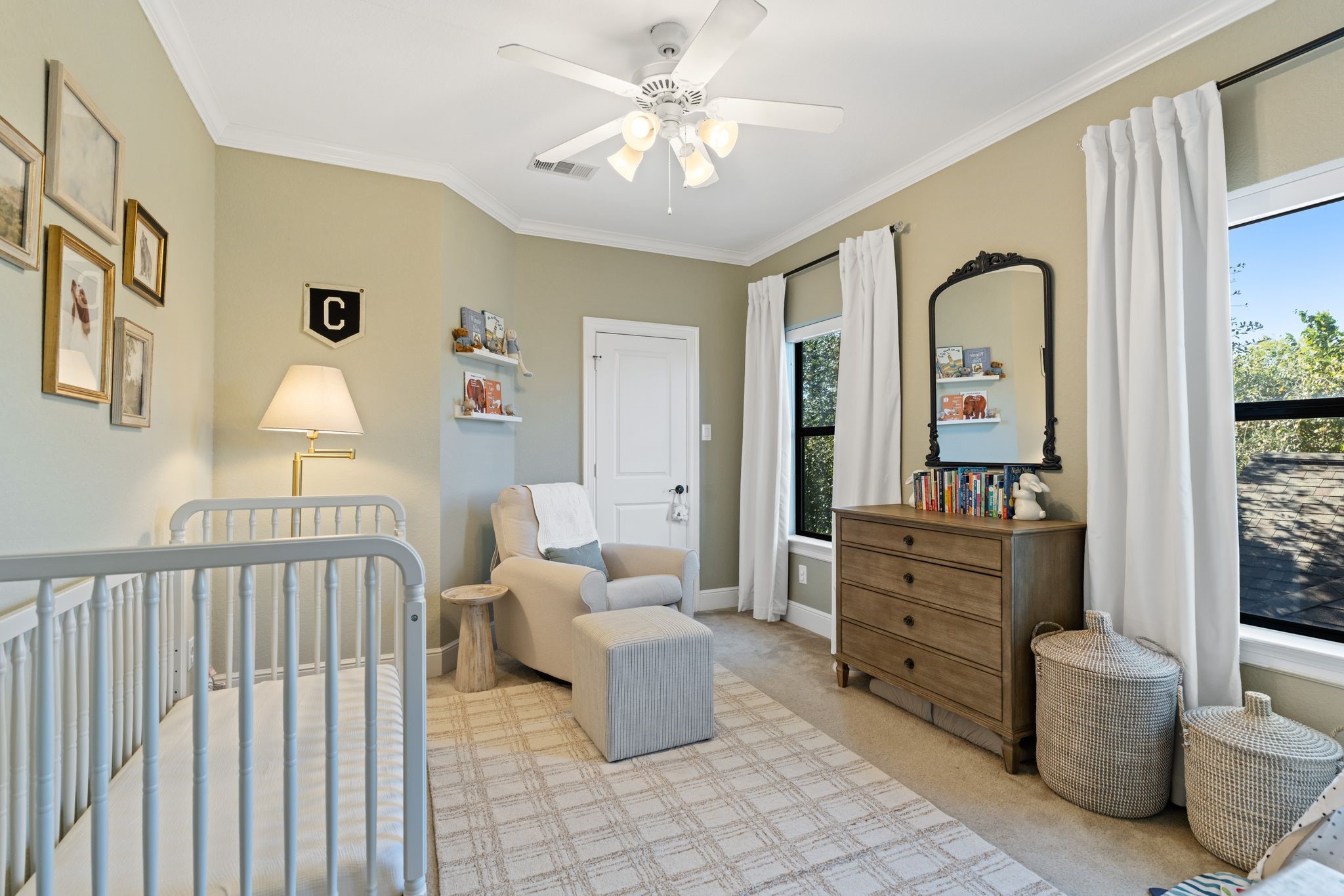 2503 Maxroy Street Houston, TX 77007 - Photo 30 of 35 Final bedroom located on the third floor.