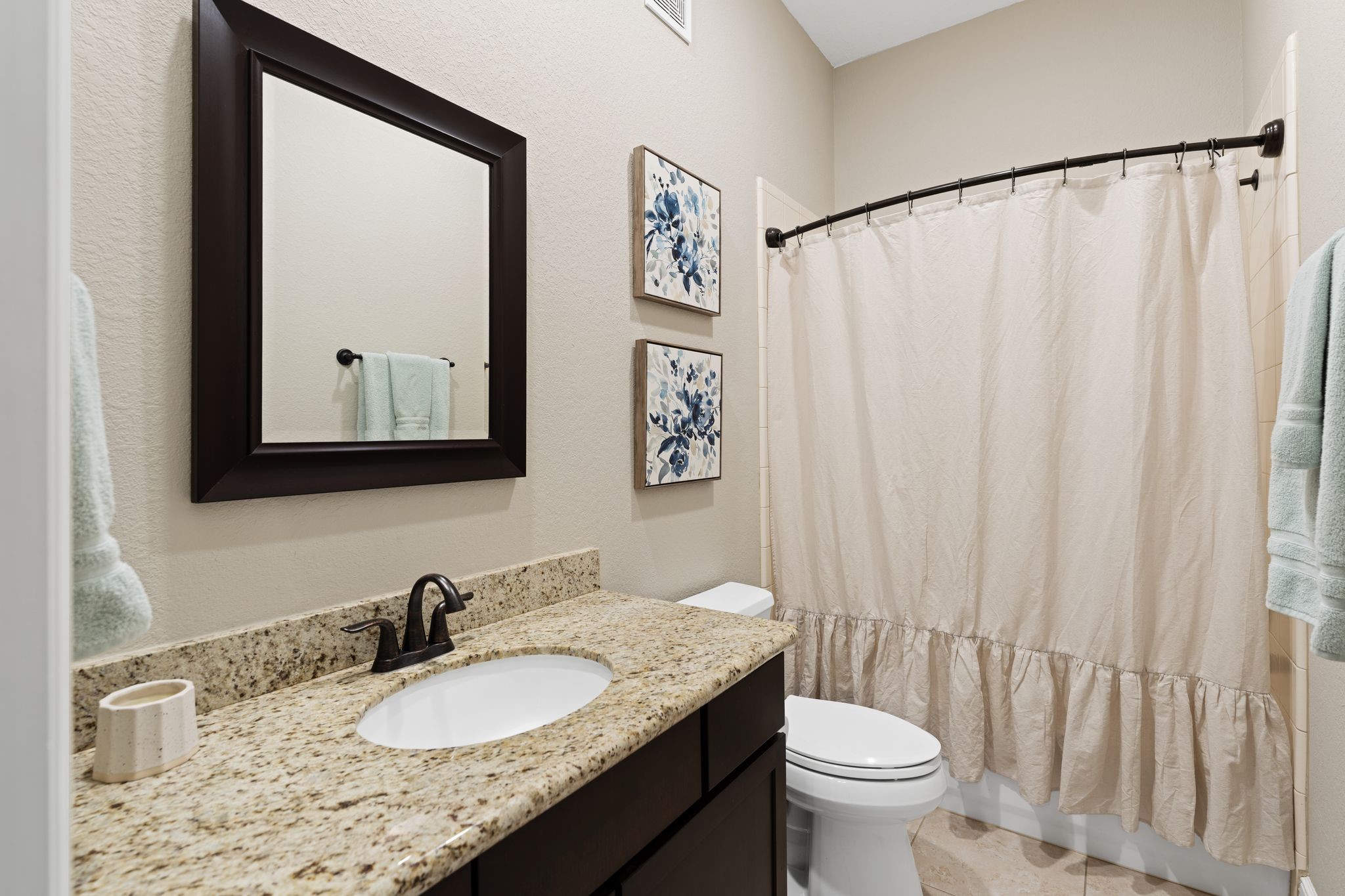 2503 Maxroy Street Houston, TX 77007 - Photo 8 of 35 First floor bathroom.
