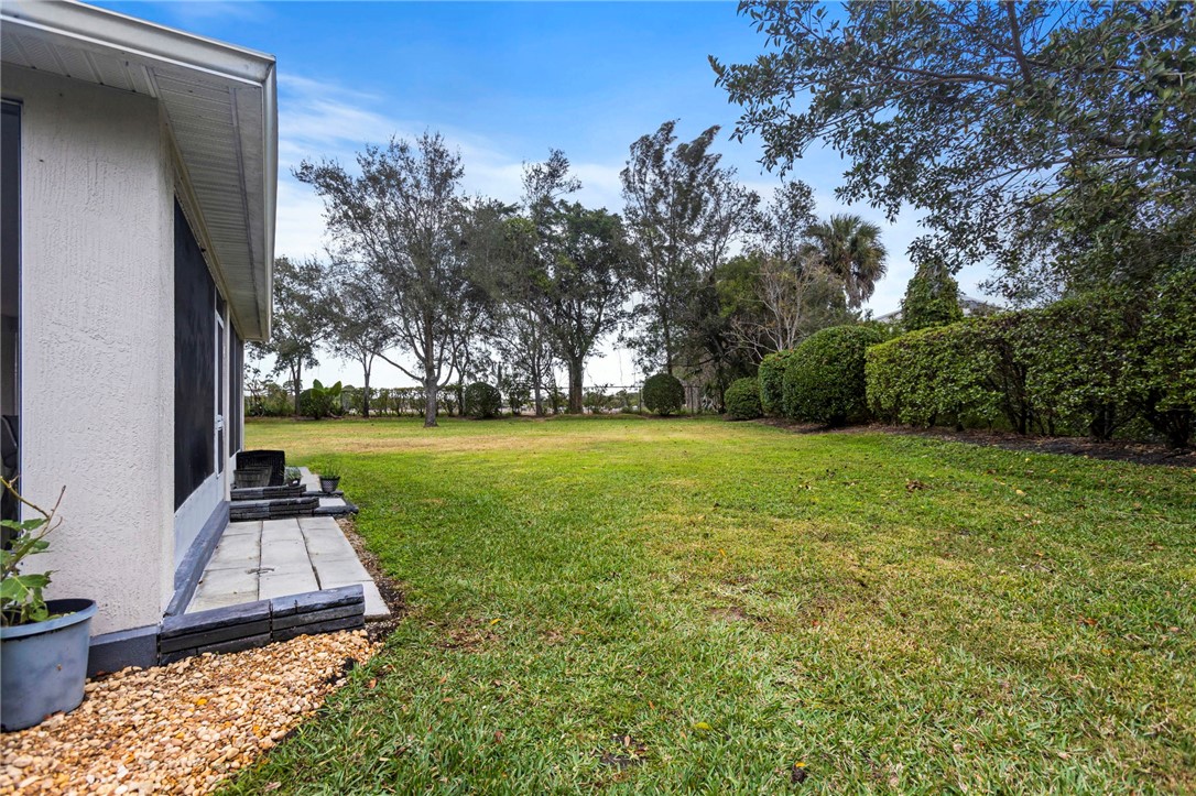 2551 12th Square Southwest Vero Beach, FL 32968 - Photo 22 of 32