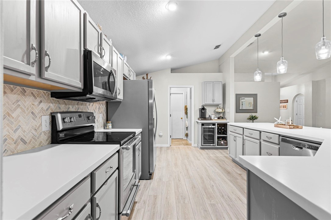 2551 12th Square Southwest Vero Beach, FL 32968 - Photo 7 of 32