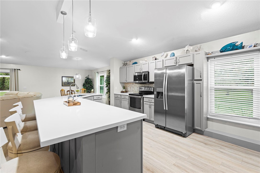 2551 12th Square Southwest Vero Beach, FL 32968 - Photo 8 of 32