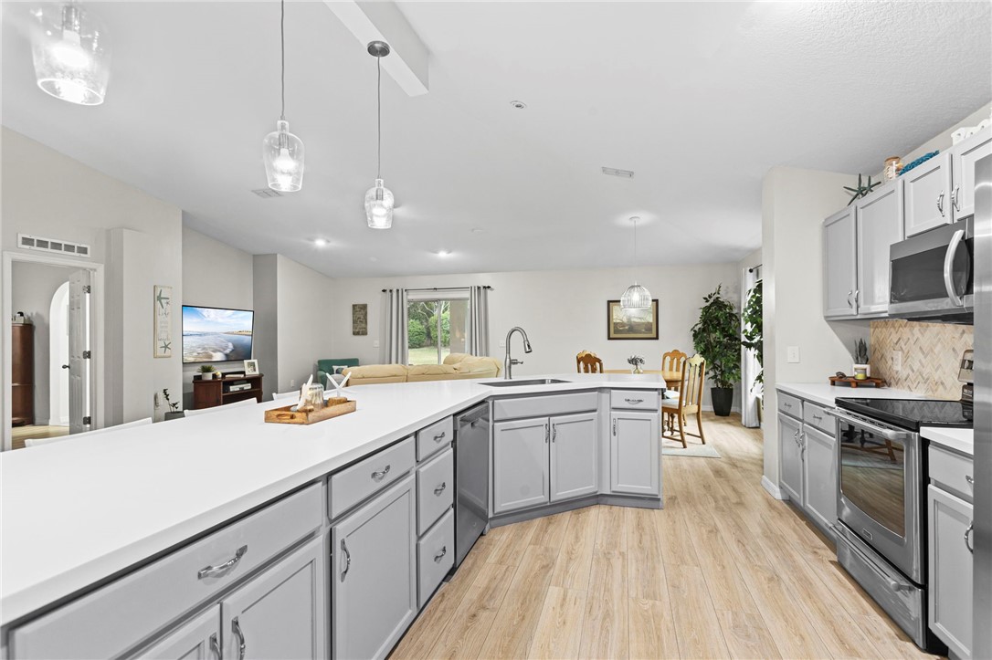 2551 12th Square Southwest Vero Beach, FL 32968 - Photo 9 of 32