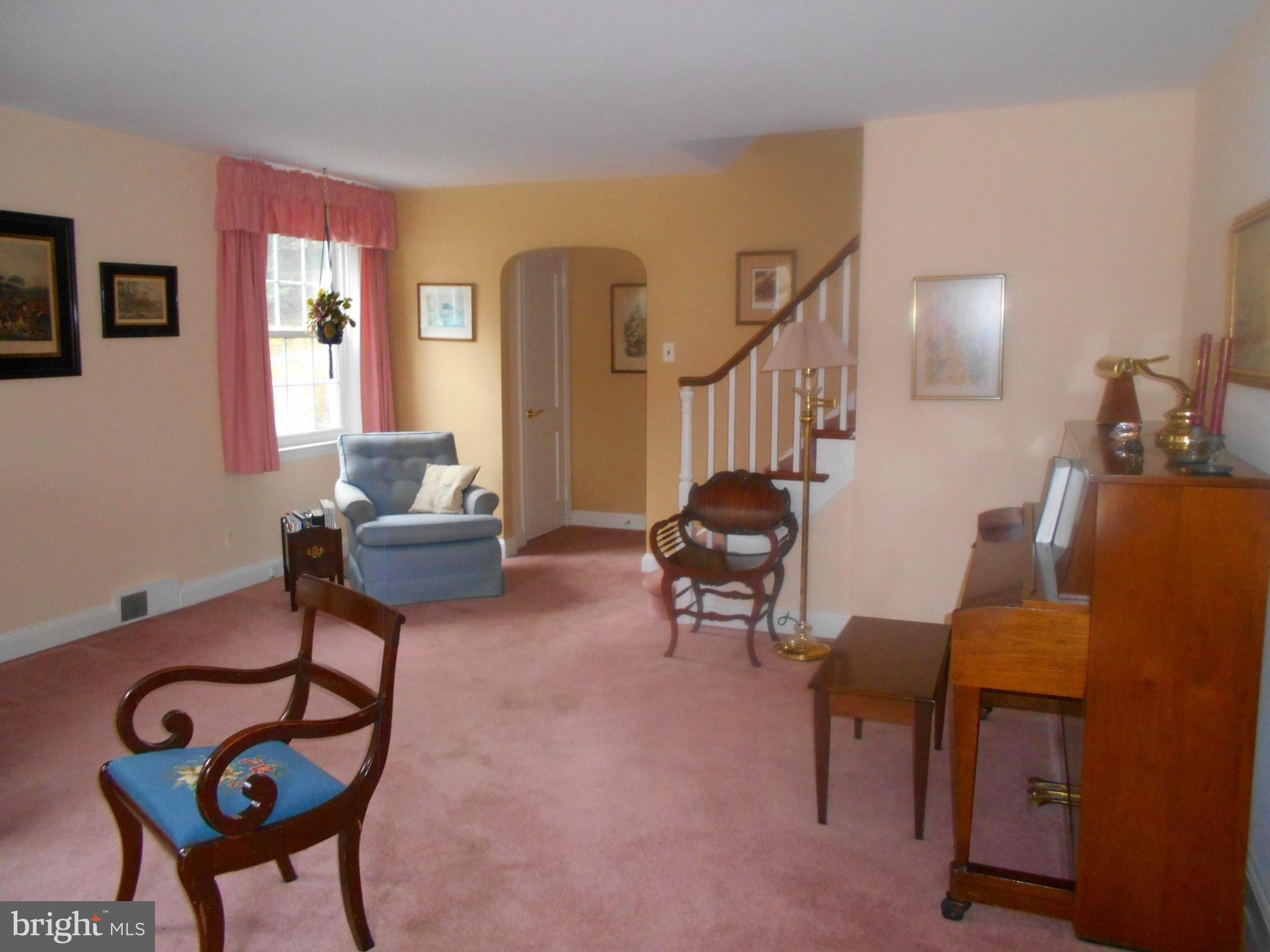 552 West Rolling Road Springfield, PA 19064 - Photo 2 of 20