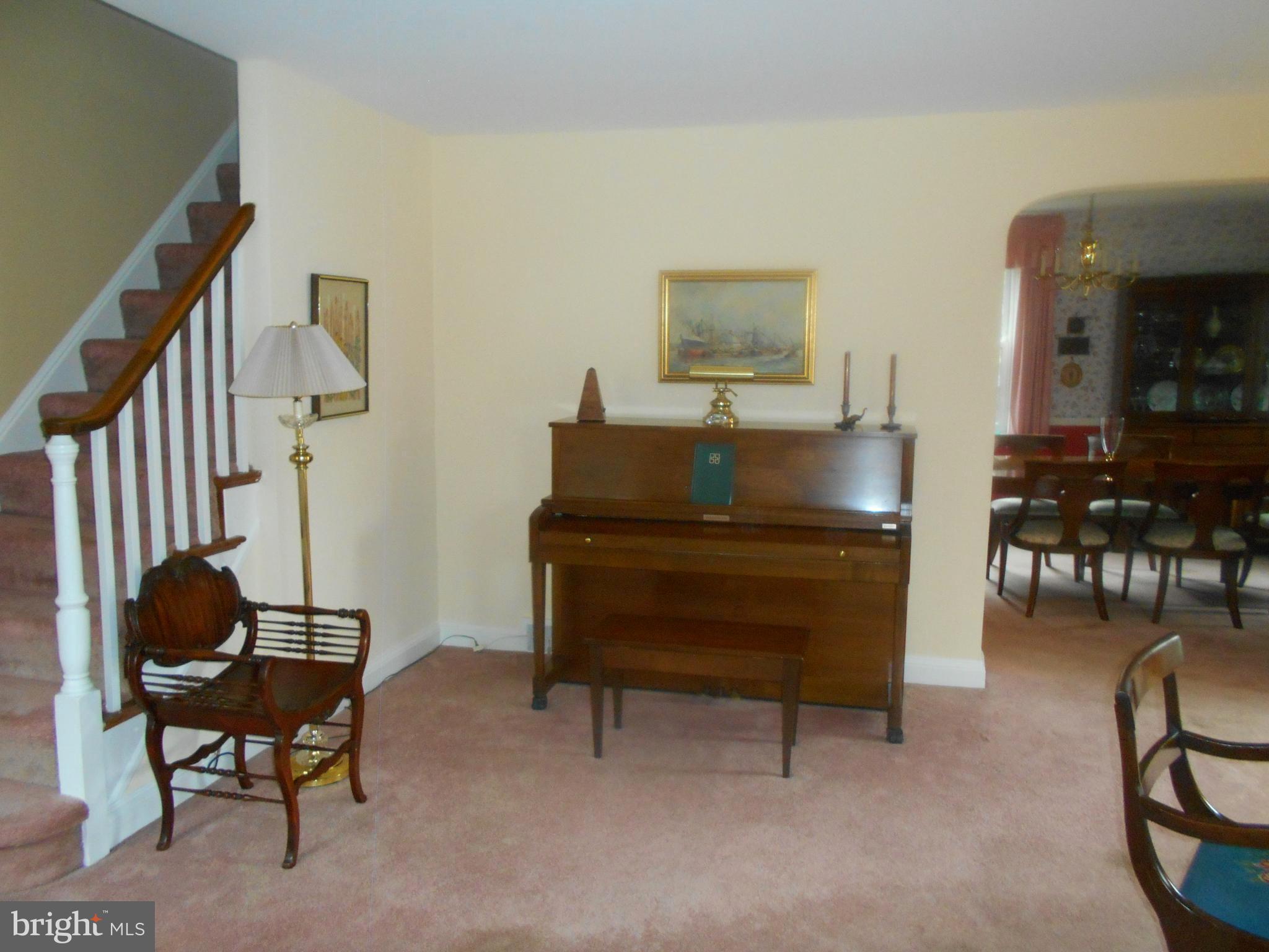 552 West Rolling Road Springfield, PA 19064 - Photo 3 of 20